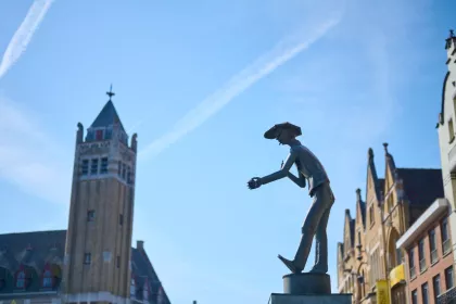 Standbeeld Peegie van Roeselare