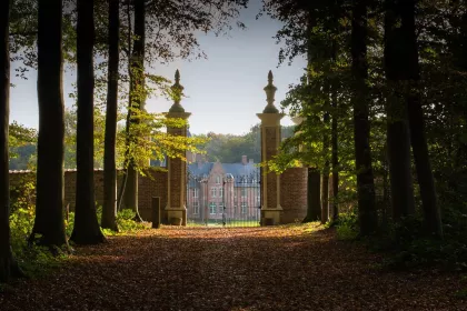 Sterrebos poort naar kasteel van Rumbeke