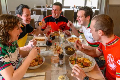 Bigger view of Omloop der volkscafés
