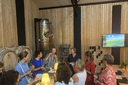 wijndegustatie bij Mikken Urban Winery