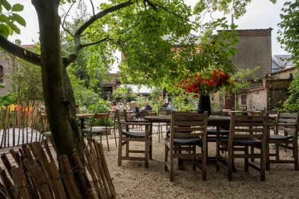 Bigger view of Bar Giraf